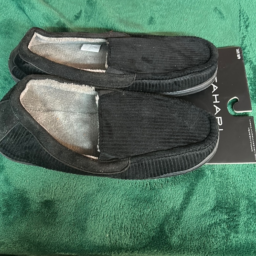 Tahari black Men Slippers size 8/9